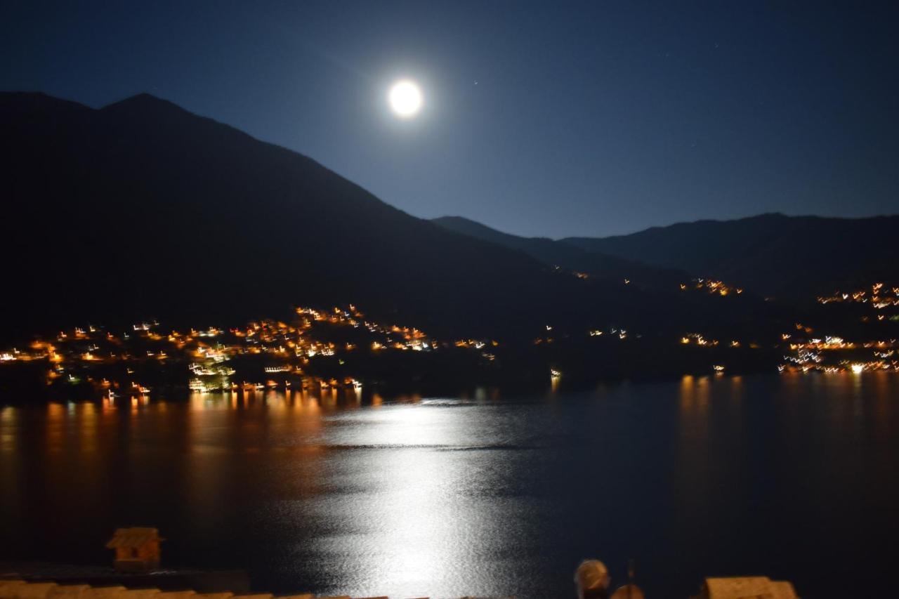 Romantic Home Stone With Amazing View Lake Of Como And Oleandra 拉利奥 外观 照片