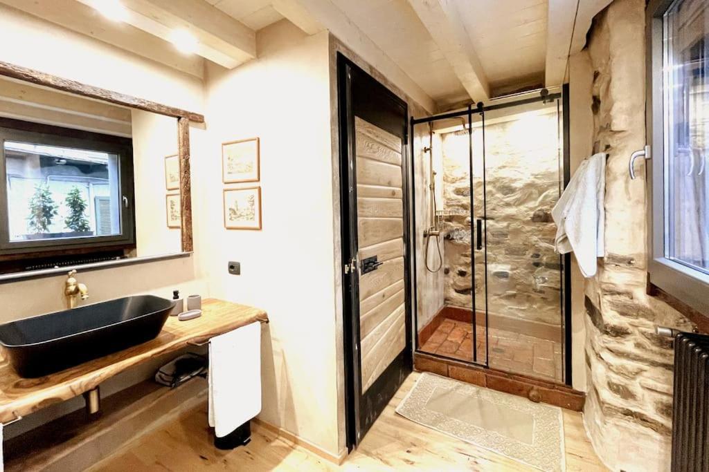 Romantic Home Stone With Amazing View Lake Of Como And Oleandra 拉利奥 外观 照片